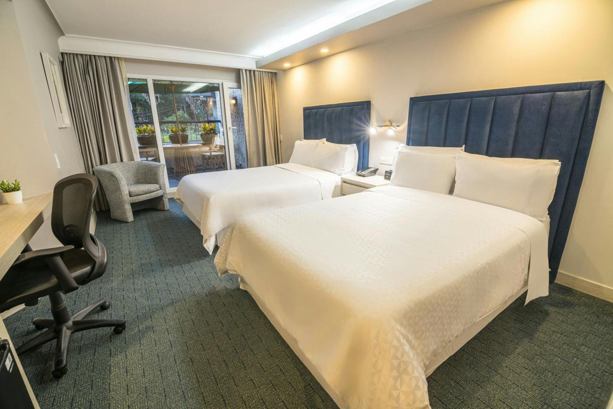Four Points By Sheraton Медельин Экстерьер фото