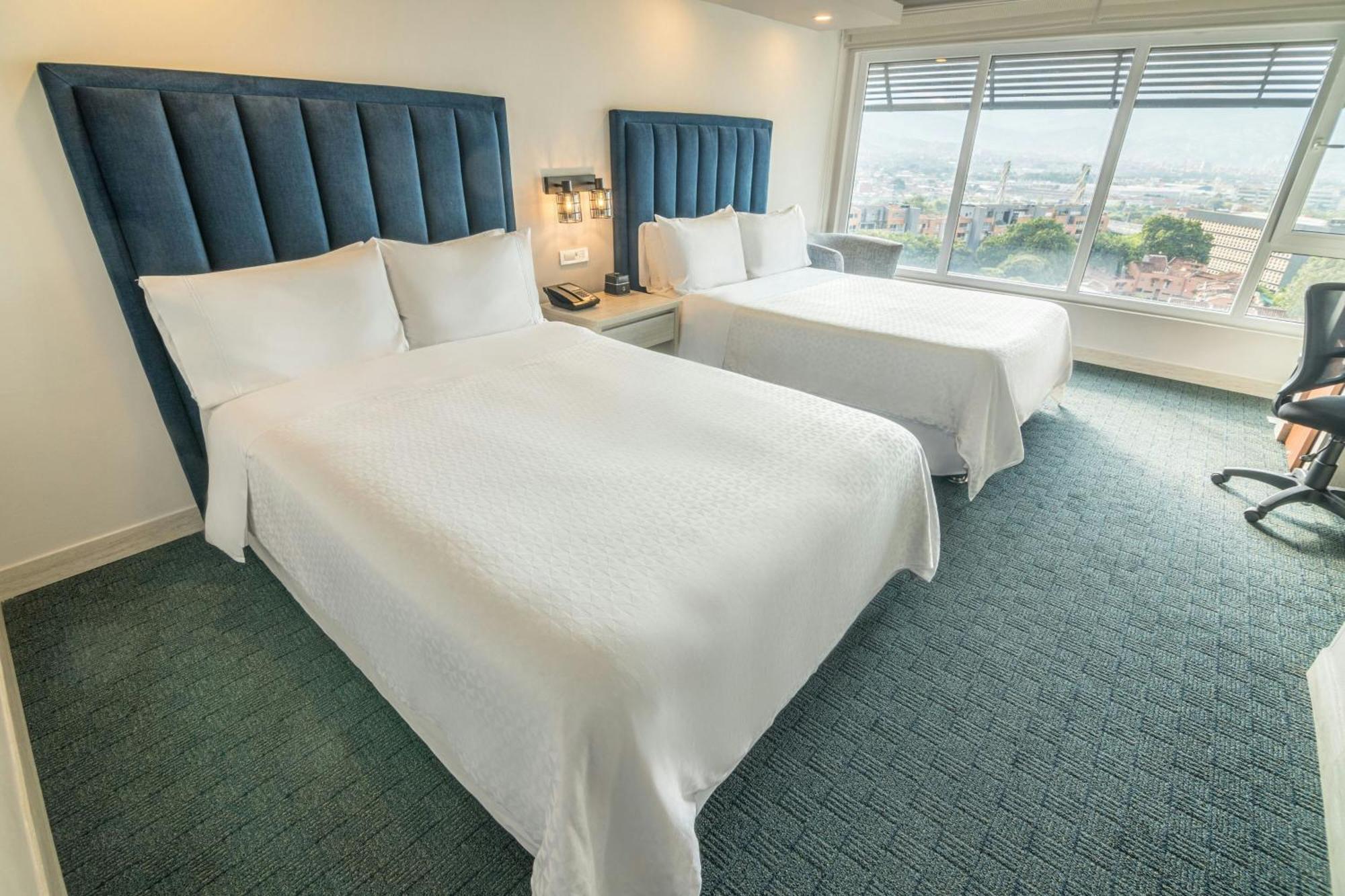 Four Points By Sheraton Медельин Экстерьер фото